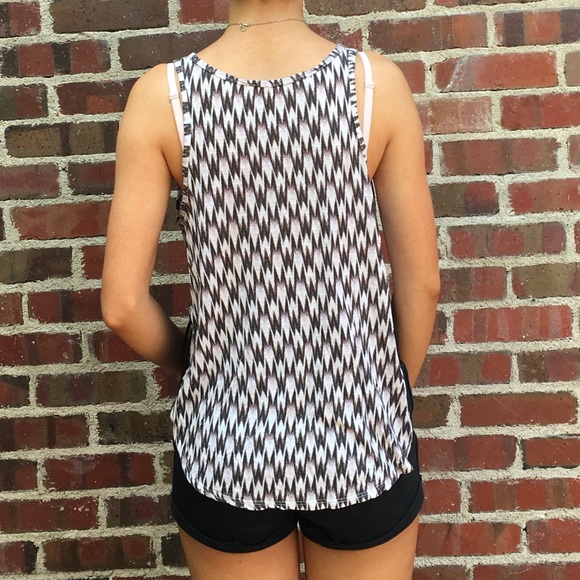 Patterned tank - Picture 3 of 3