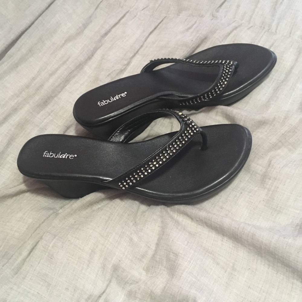 Black wedge flip flop sandals (NWOT)