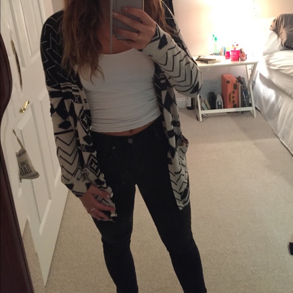 Aztec Print Cardigan - Picture 2 of 2