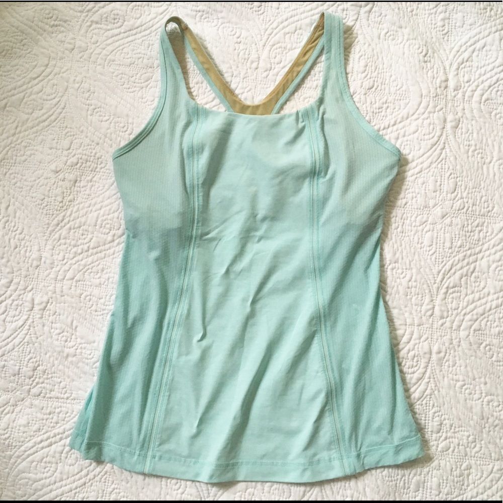Lululemon get fit keyhole tank adjustable bra sz 8