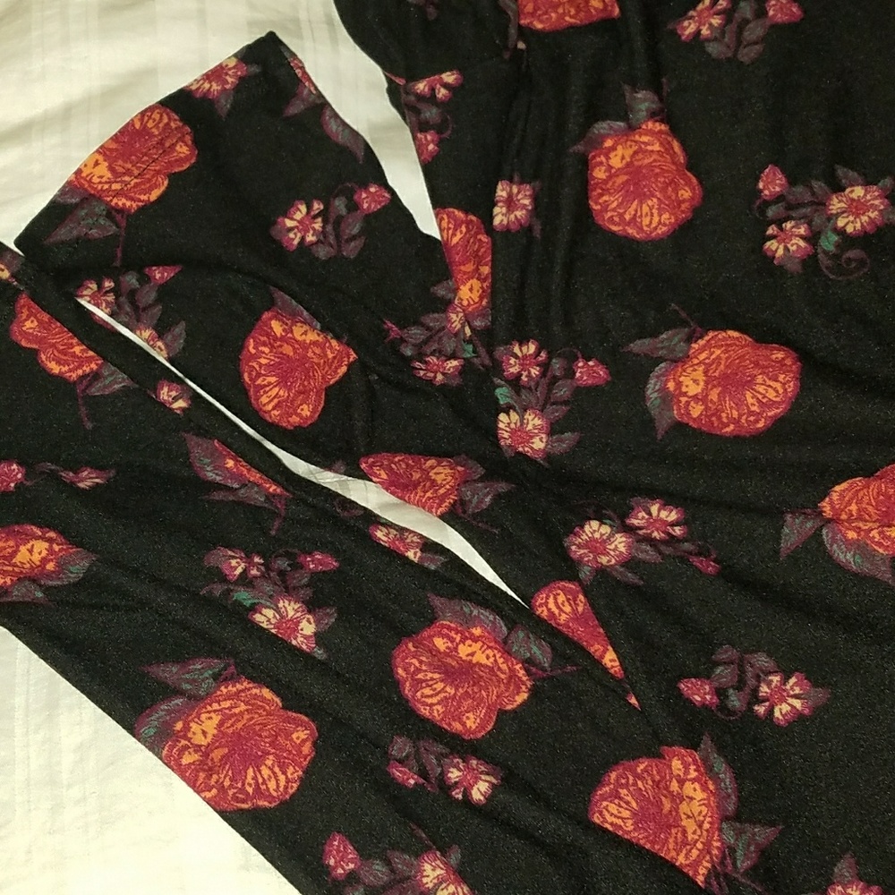 Never worn. Black background. TC