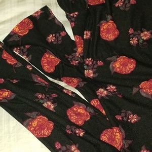 Never worn. Black background. TC