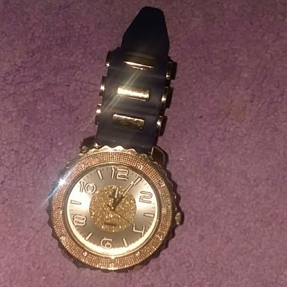 Watch - Picture 2 of 4