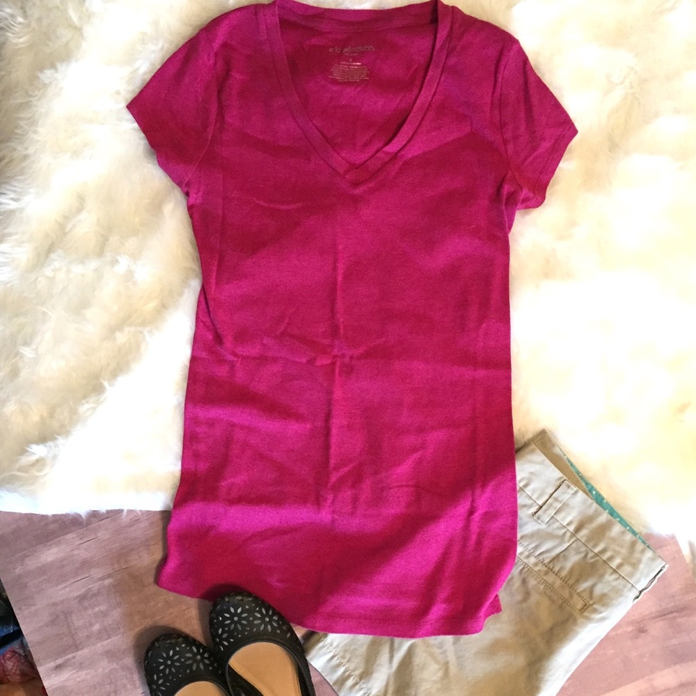 Small maternity t short v neck pink