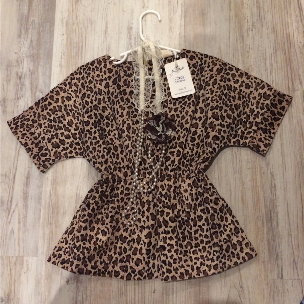 LOOK!!!!   Adorable dress/tunic. With necklace. 3T
