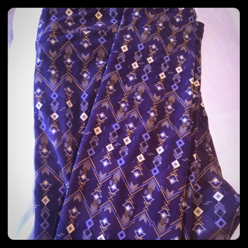 Lularoe legging TC  worn to try on.