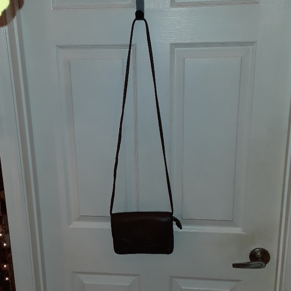 🎉SALE 🎉Fossil Leather Crossbody - Picture 6 of 8