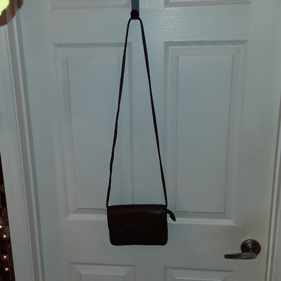 🎉SALE 🎉Fossil Leather Crossbody - Picture 6 of 8