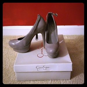 Jessica Simpson smooth pat heels