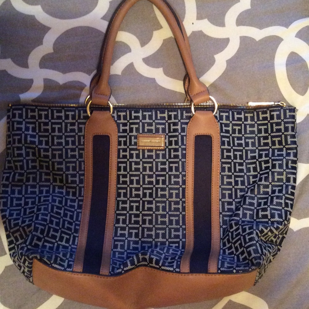 Tommy Hilfiger purse