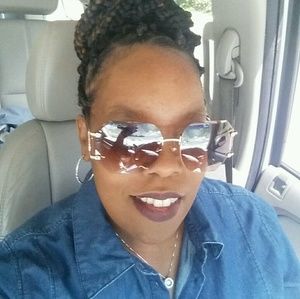 Meet your Posher, Tonya