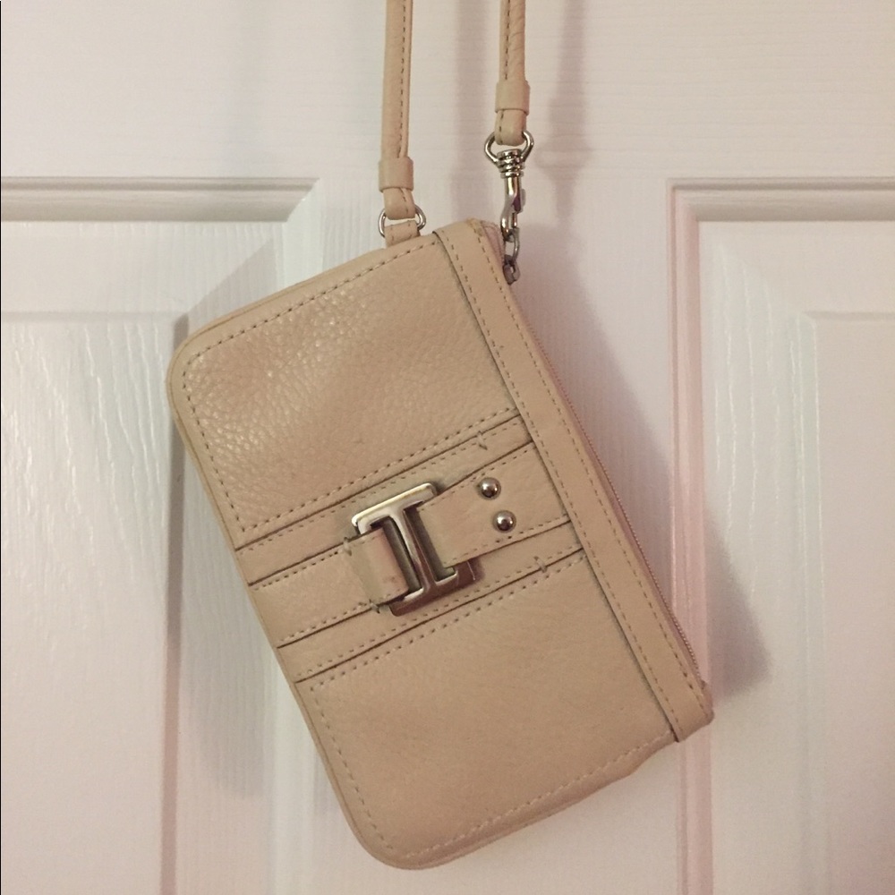 Fossil wristlet