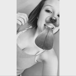 Meet your Posher, Caitlin