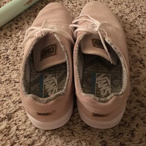 Vans Ultra Lush woman's size 8!