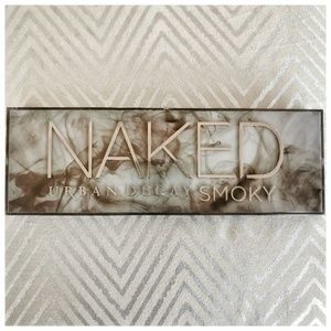 Urban Decay Naked Smoky Eyeshadow Palette