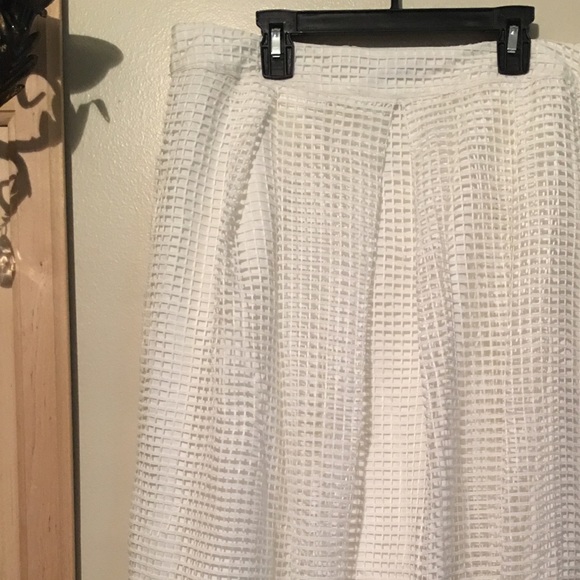 Who What Wear for Target White Grid Skirt. - Picture 1 of 5