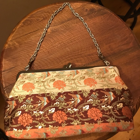 Clutch with removable silver chain - Picture 3 of 3