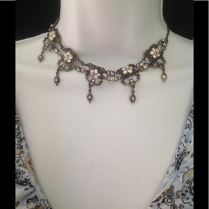 Vintage Choker flower Necklace 14"