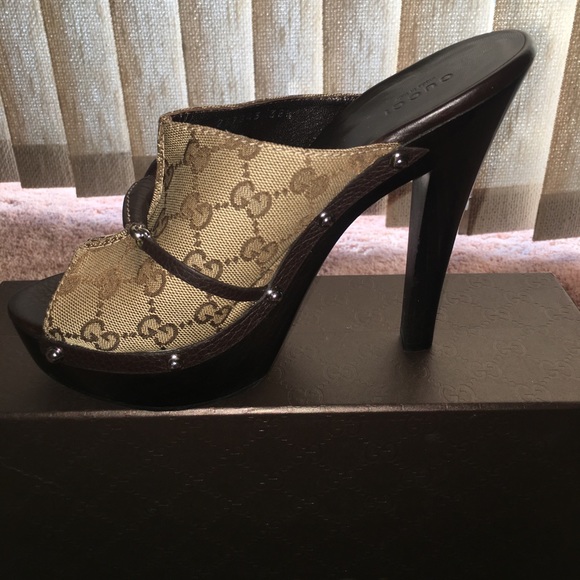 Authentic GUCCI Shoes - Picture 3 of 4