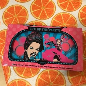 LOWEST Benefit life of the party beauty blowout