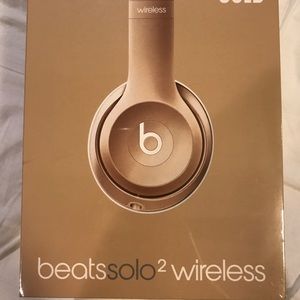 Beats Solo2 Wireless On-Ear Headphone - Gold