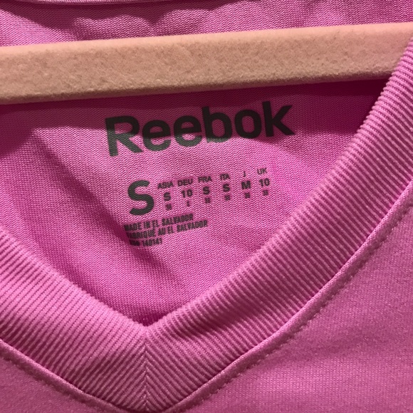NWT Reebok athletic v neck - Picture 2 of 4