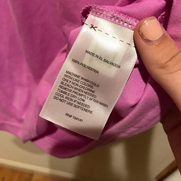 NWT Reebok athletic v neck - Picture 4 of 4