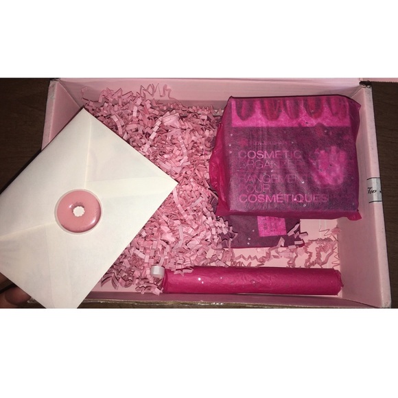 best package I've ever received 😍😍- @skylarstarr - Picture 4 of 6