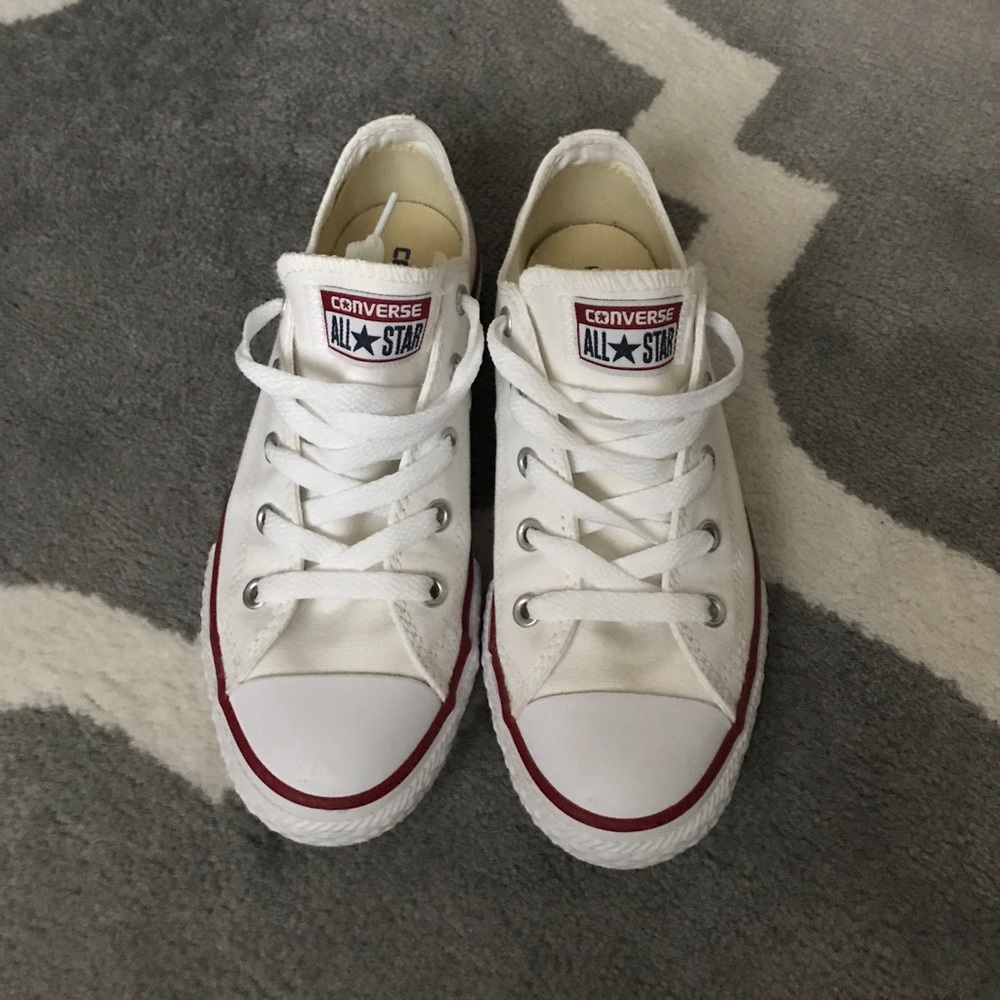 White Converse Chucks