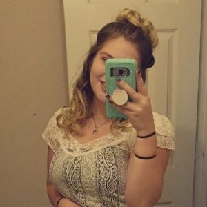 Meet your Posher, Ashley