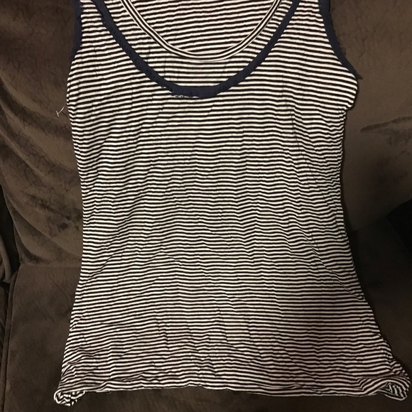 Top - Picture 2 of 4