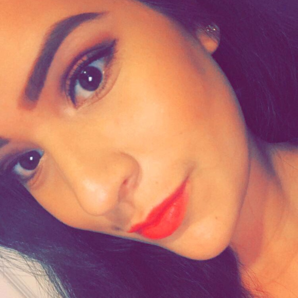 Meet your Posher, Alma