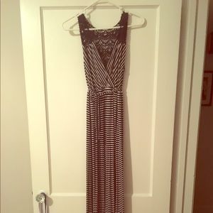 Maternity maxi dresses