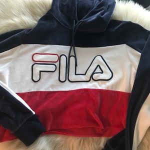 FILA VELOUR CROPPED HOODIE size small ✨✨