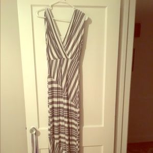 Maternity maxi dress