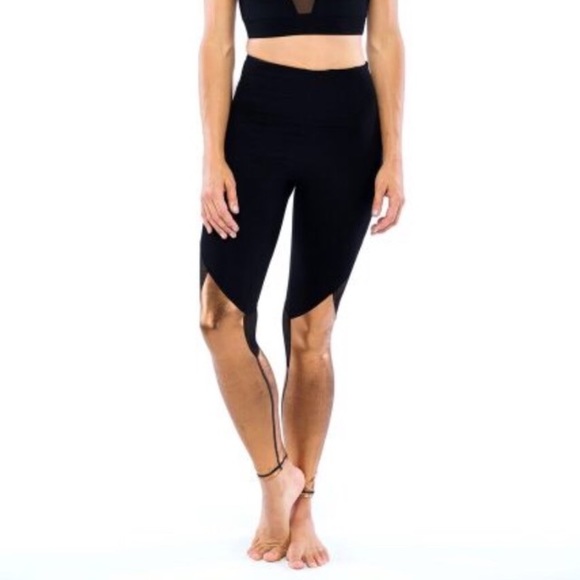 NWT Electric Yoga Metallic Gold Foil/Black Leggings! - Picture 3 of 4