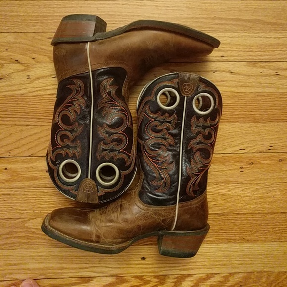 Ariat Cowboy Boots - Picture 2 of 3