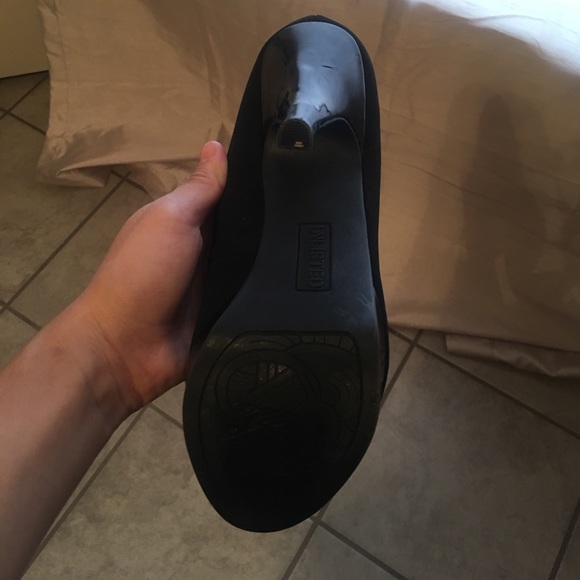 Heels - Picture 3 of 5