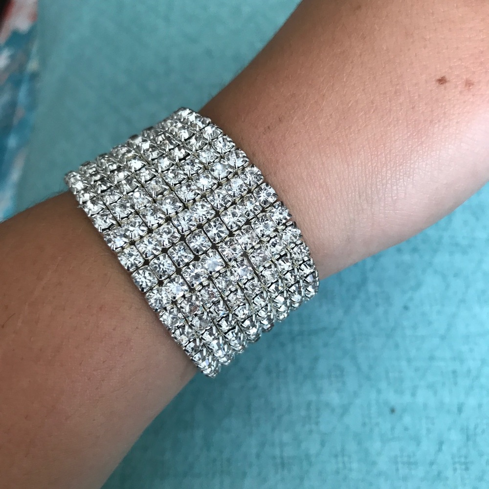 Gorgeous crystal bracelet