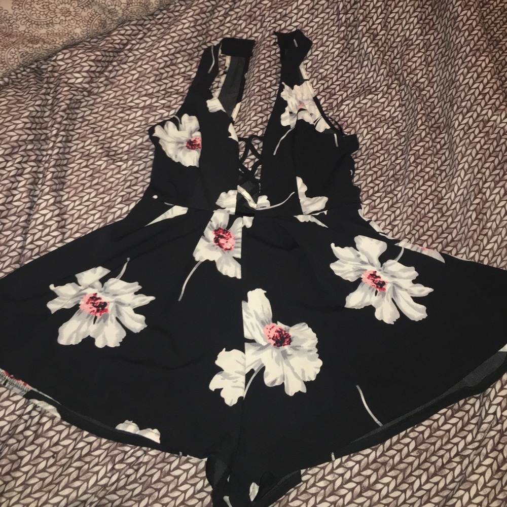 Super Cute Flowery Romper 👌🏻