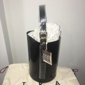 Trademark Bucket Bag - Black Leather