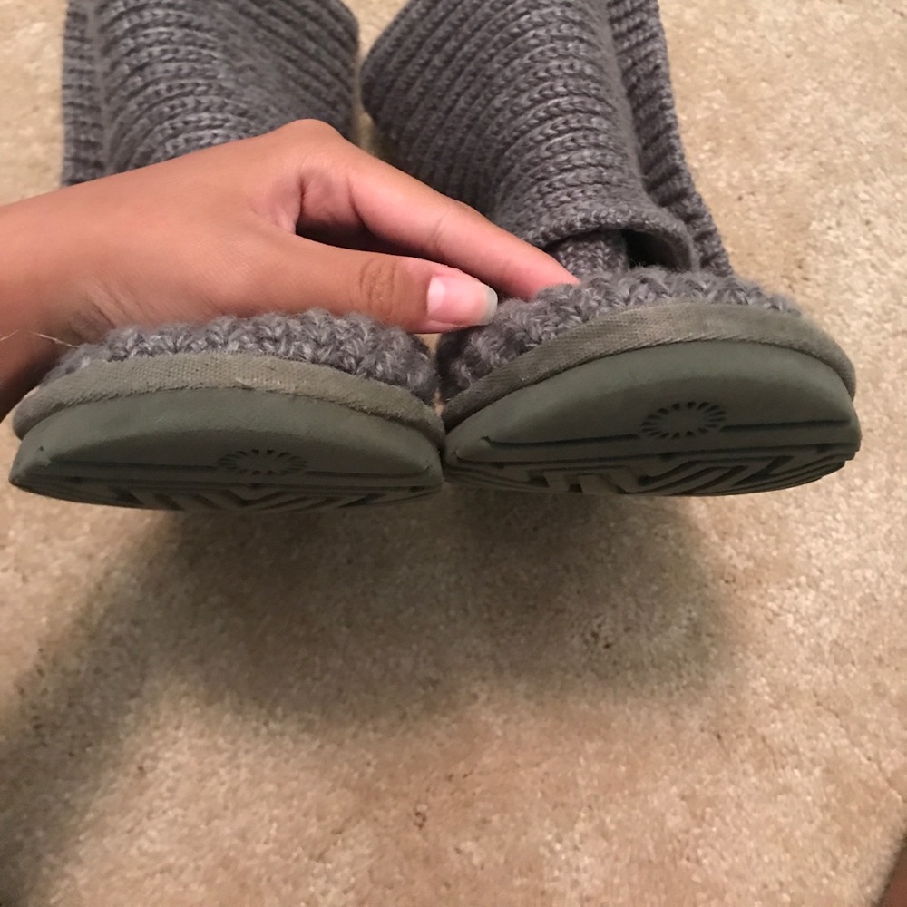 SOLD 💕 UGG Gray/Grey Knitted Boots - Picture 5 of 7