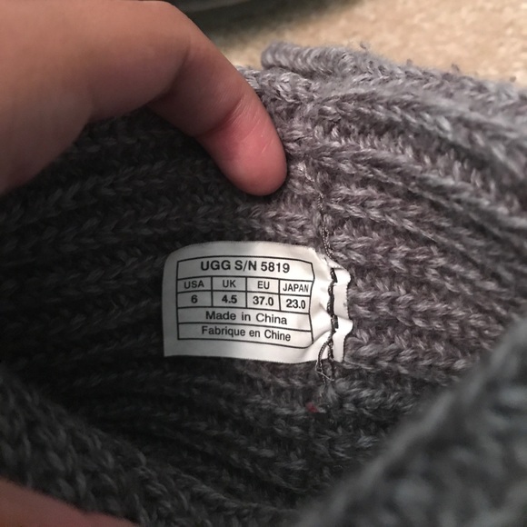SOLD 💕 UGG Gray/Grey Knitted Boots - Picture 3 of 7