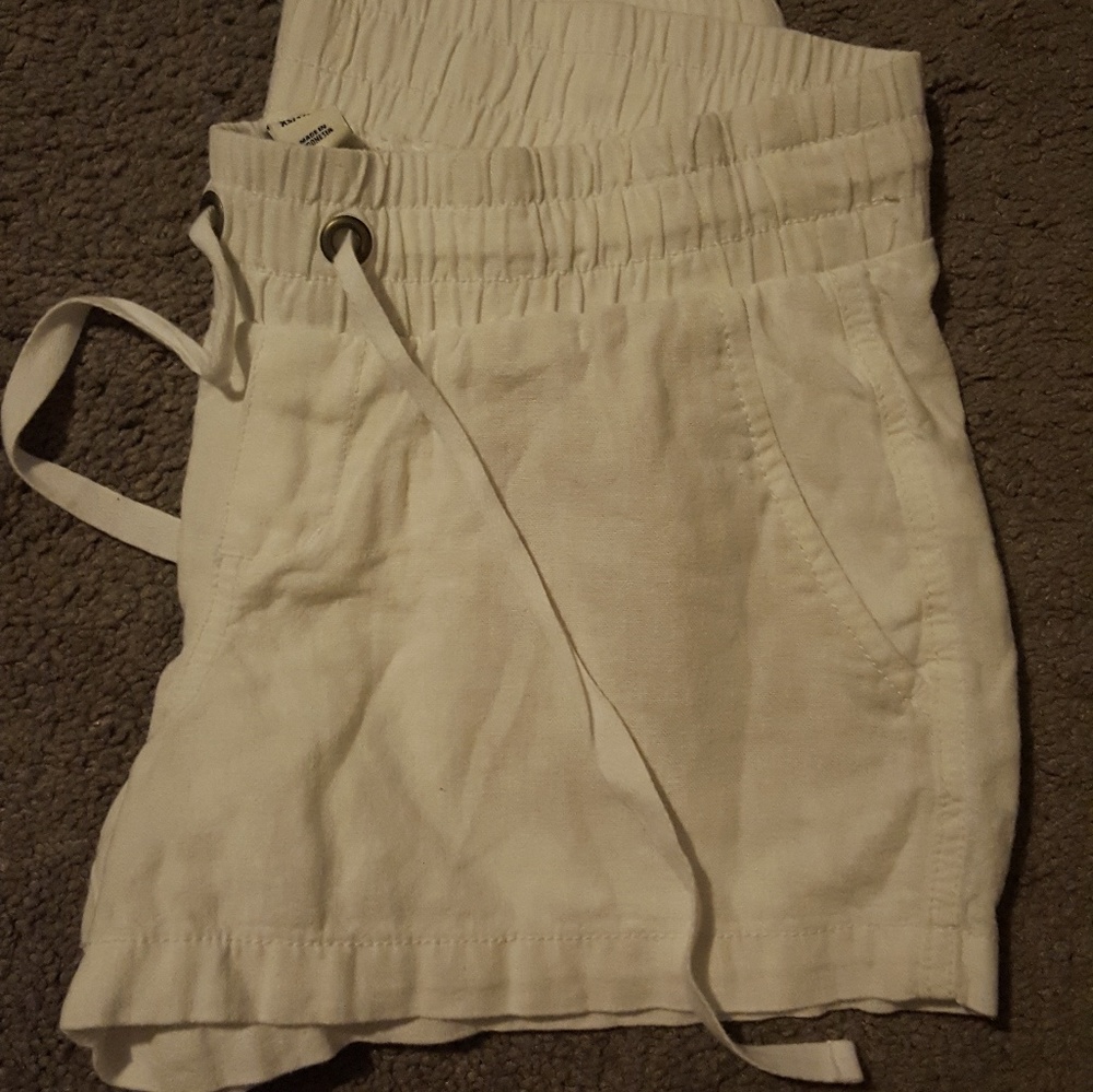 Old navy white linen shorts