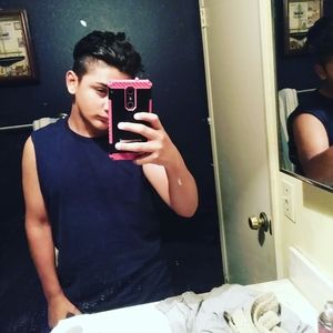 Meet your Posher, Carlos adrian