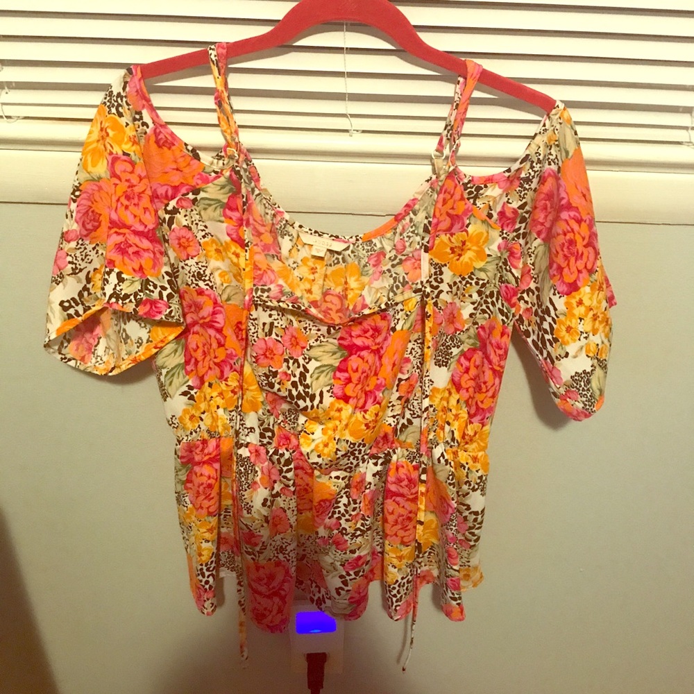Off shoulder tropical shirt