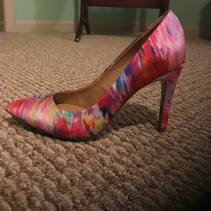 Pair of multi colored Isaac Mizrahi pumps