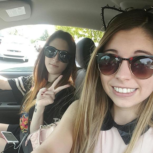 Meet your Posher, Megan - Picture 1 of 1