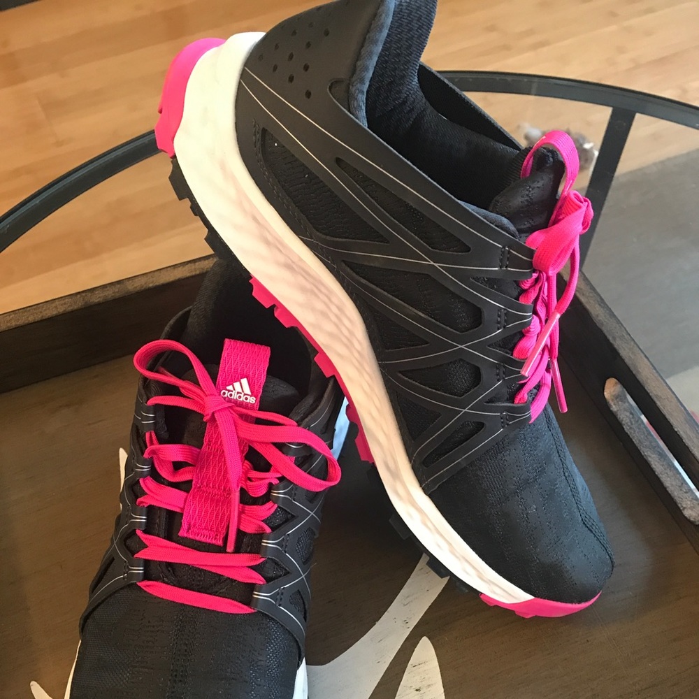 Adidas Bounce Vigor Sneakers