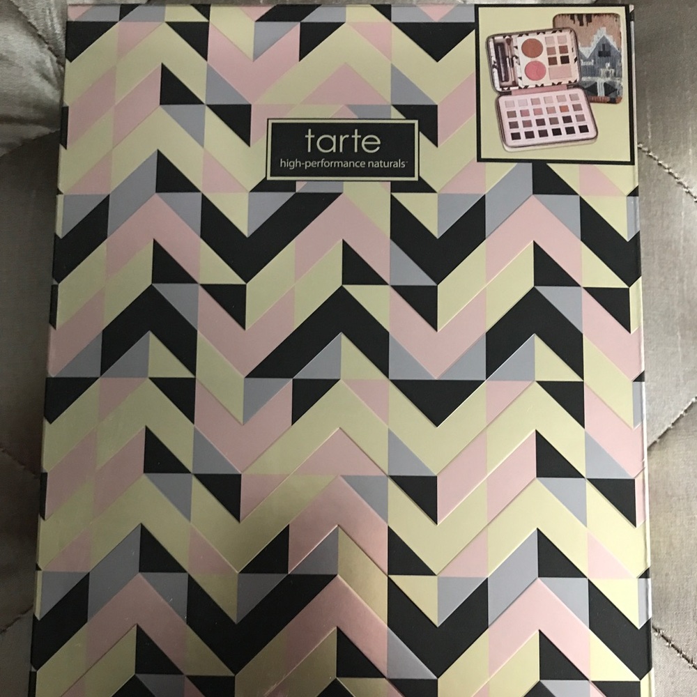 Tarte Holidaze Collection